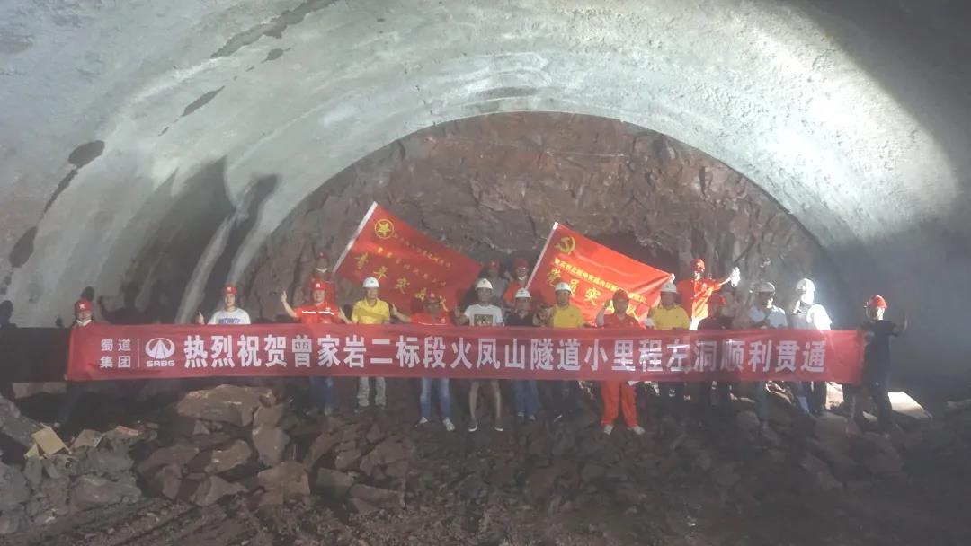 ���á�˫�Ǽǡ���������������Ŀ����ӭ���׶��Խ�չ