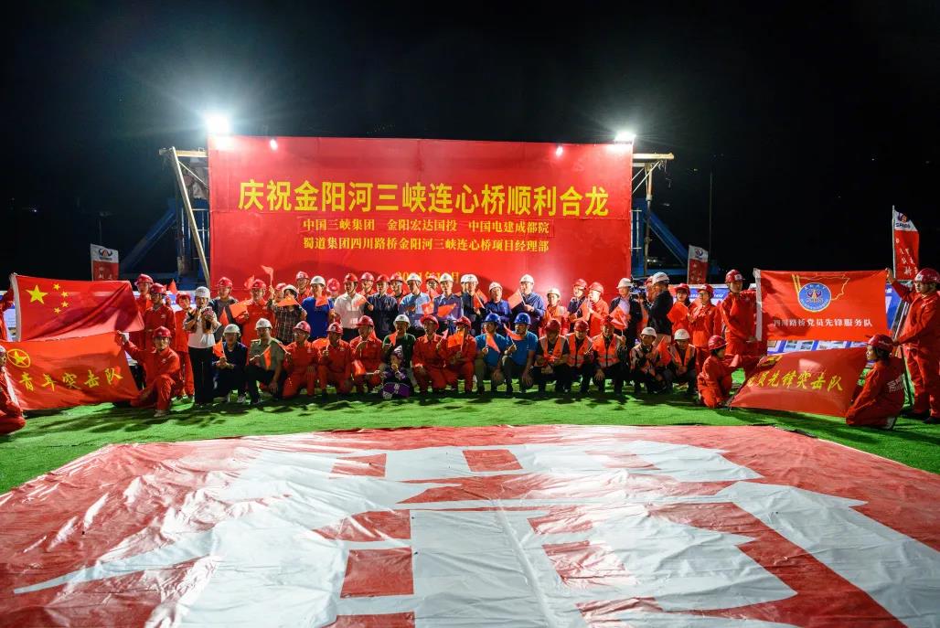 ������������߶ս�������Ͽ������ӭ��Ҫ���ڵ�