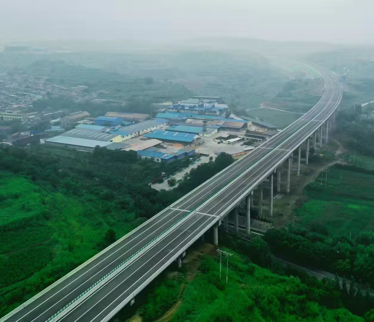 ɽ��G239���߹�����ʽͨ����Ӫ