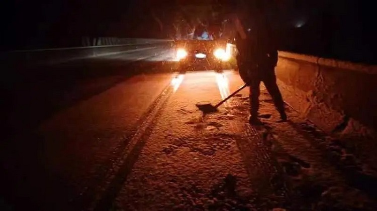 �塰ѩ��ǰ�� ��ѩ����������