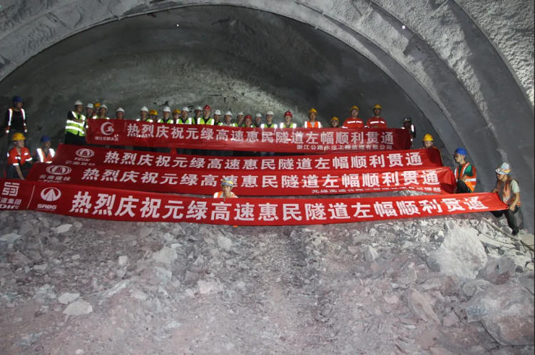 ��Ŀ��̬ح���ؽ�����Ԫ�̸��ٻ�������˫������