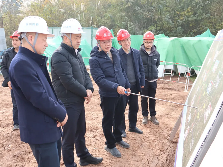 �Ĵ�pg�齫����app������ίίԱ��pg�齫����app�������ŵ�ί��ǡ� ���³��ź���һ�и���������ZCB5��Ŀ��չ����